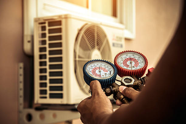 Professional Ac Installation technician working in Hyde Park, PA